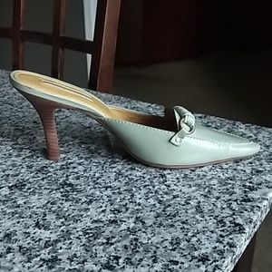 NEW UNISA Heeled Shoe